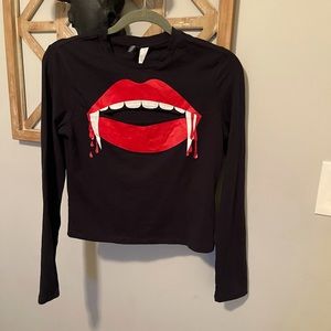 H&M Divided Size 8 Vampire Open Mouth Top